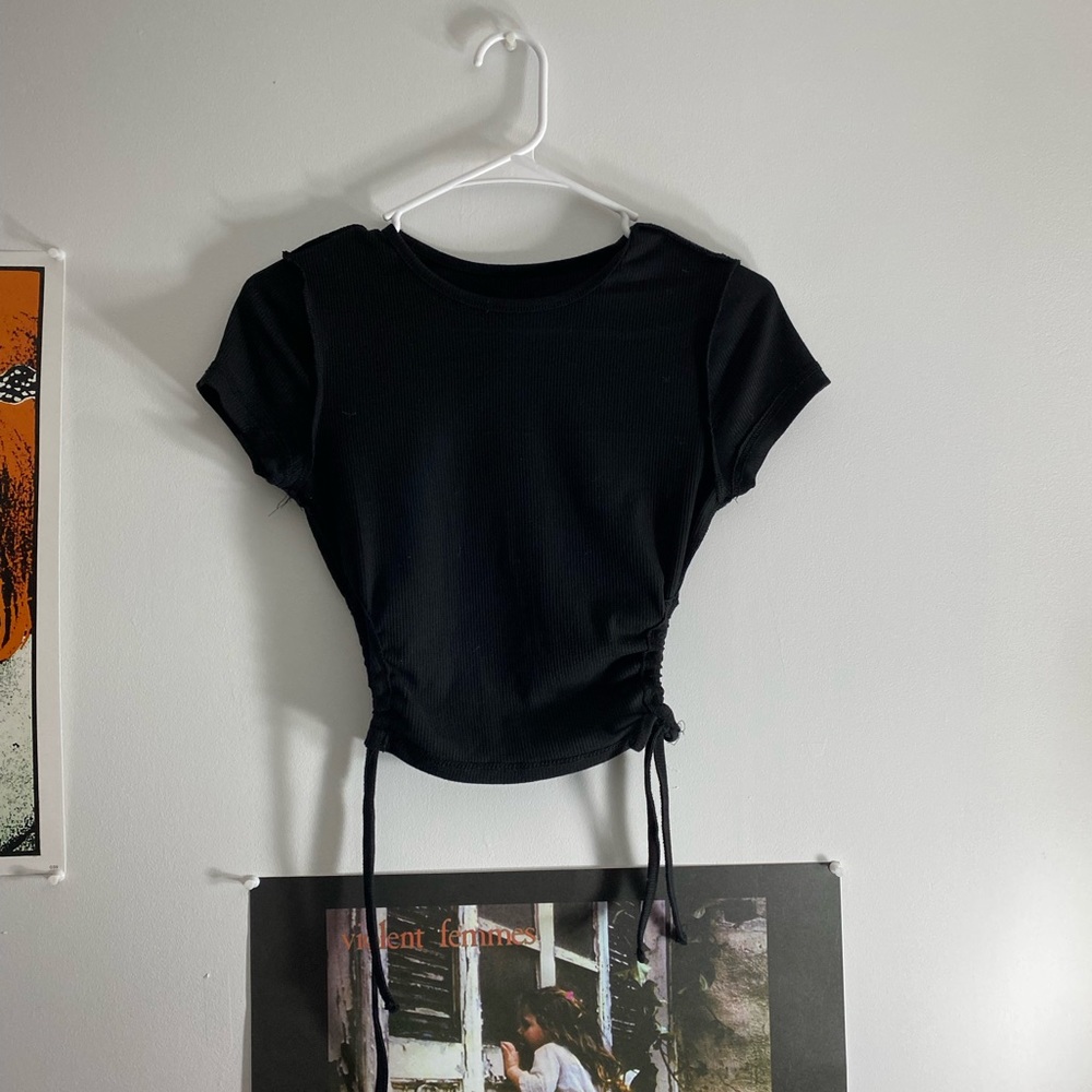 Black Top, Tied sides